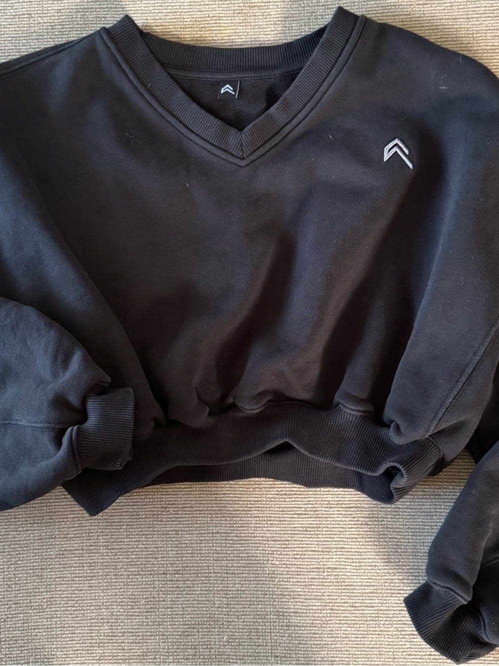 Oner Active Cropped Black V Neck Sweatshirt